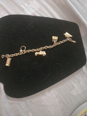 Vintage Avon Gold Charm Link Bracelet